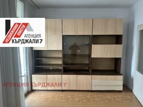 1 chambre Tsentar, Kardjali 3