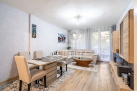 Продава 3-стаен град София Хиподрума - [1] 