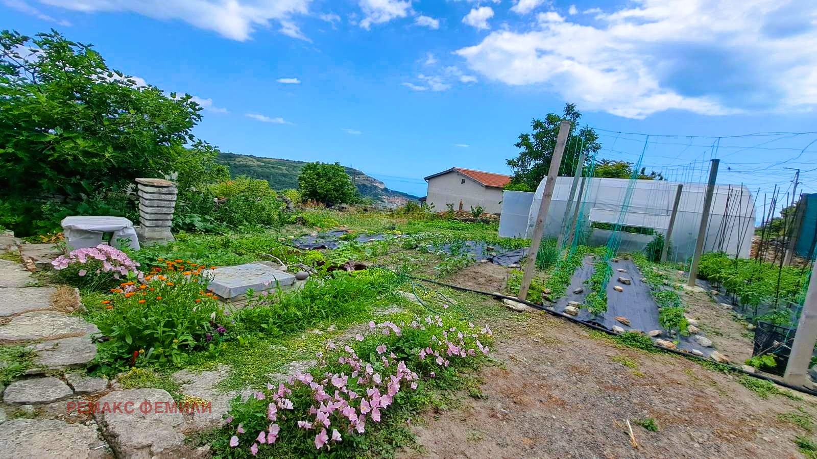 Продава КЪЩА, гр. Балчик, област Добрич, снимка 3 - Къщи - 54989612