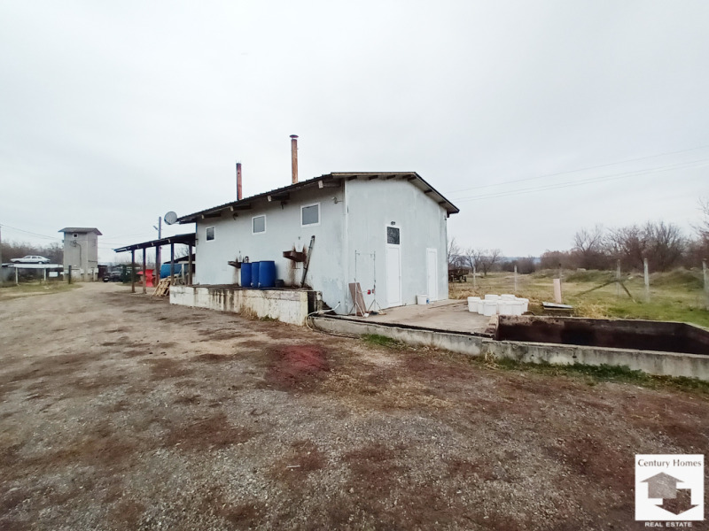 Продава ПРОМ. ПОМЕЩЕНИЕ в област Велико Търново, гр. Златарица - 100 кв.м / 70 000 € » 136 908.10 лв., СЕНТЧЪРИ ХОУМС