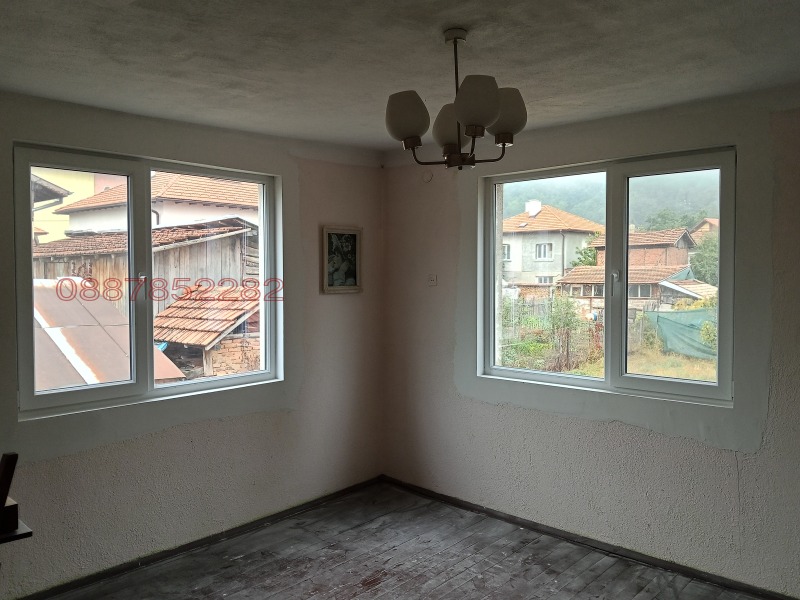 Продава КЪЩА, с. Радуил, област София област, снимка 8 - Къщи - 53293362