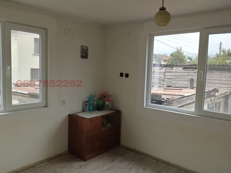 Продава КЪЩА, с. Радуил, област София област, снимка 11 - Къщи - 53293362