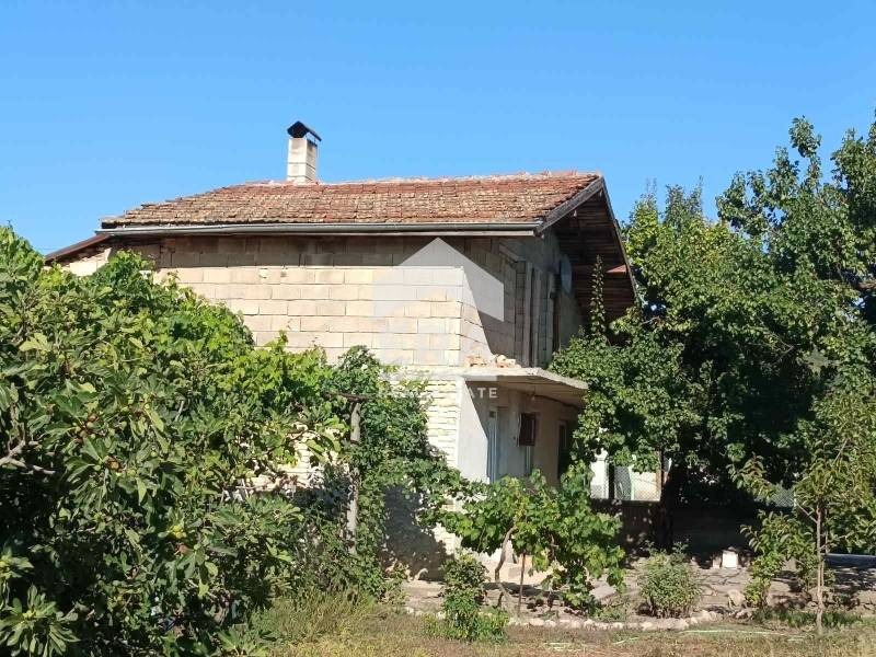 Продава КЪЩА, гр. Суворово, област Варна, снимка 2 - Къщи - 53510143