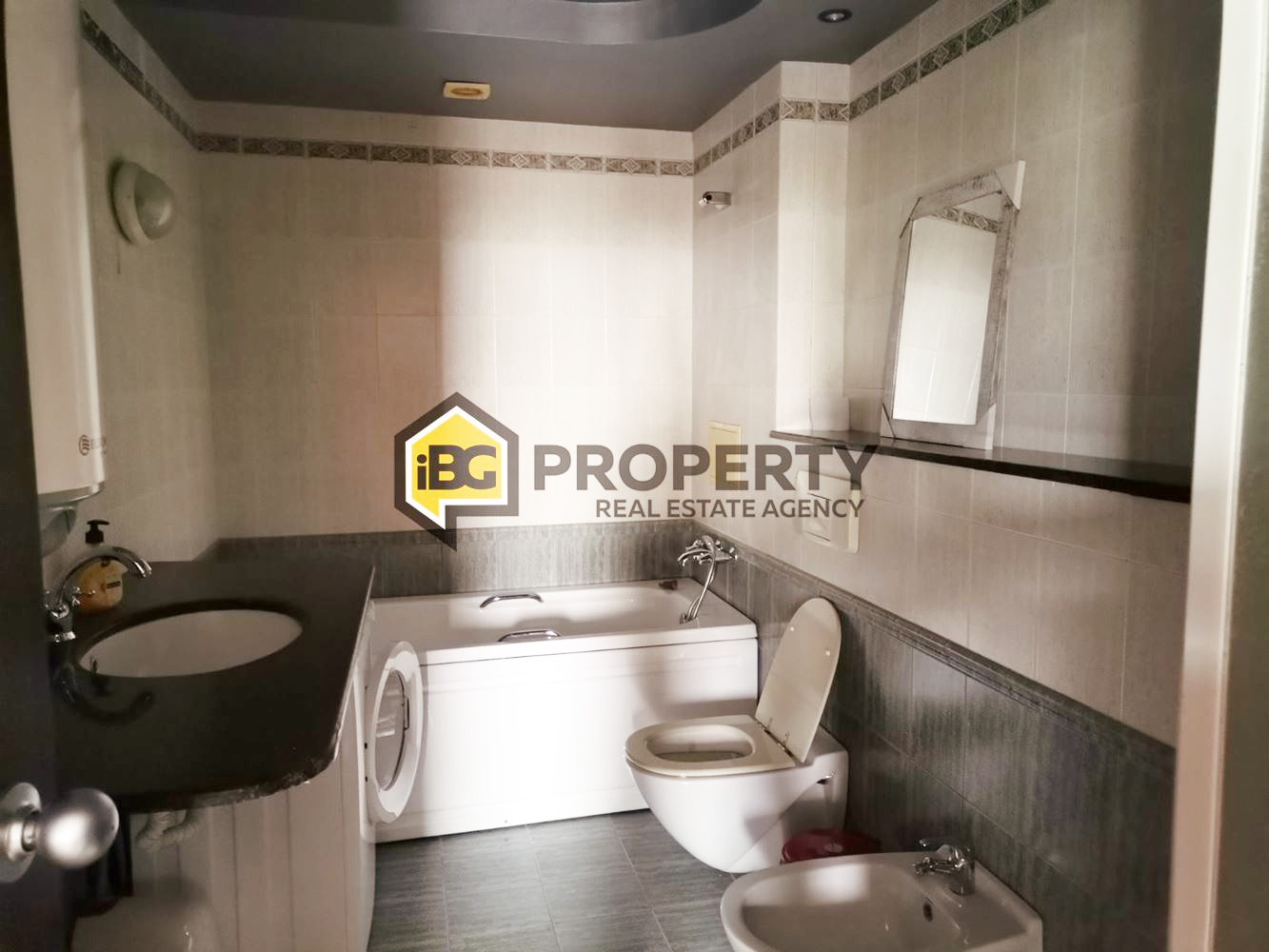 Продава 3-СТАЕН, гр. Бяла, област Варна, снимка 2 - Апартаменти - 51219034