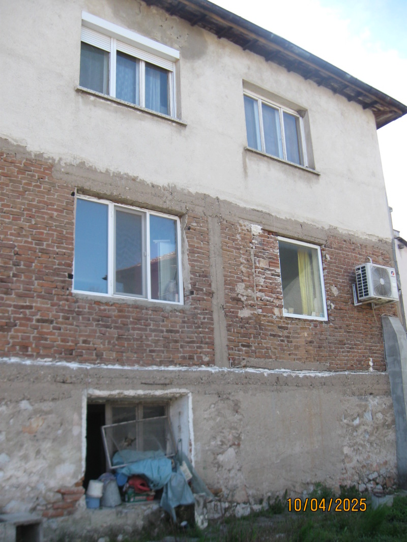 Продава ЕТАЖ ОТ КЪЩА в град Пазарджик, Център - 89 кв.м / 43 459.81 € » 85 000 лв., ЗЕМЕЛА