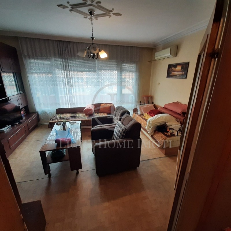 Продава  2-стаен град Пловдив , Изгрев , 63 кв.м | 74402723 - изображение [2]