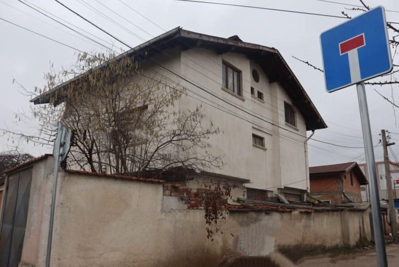 Продава КЪЩА, гр. София, Модерно предградие