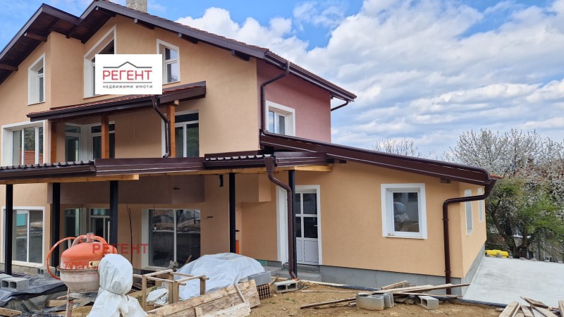 Продава КЪЩА в град Габрово, Център - 148 кв.м / 265 900 € » 520 055.20 лв., РЕГЕНТ