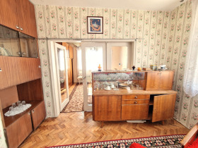3-стаен град Добрич, Дружба 1 8