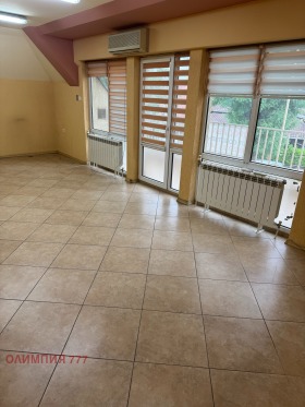 Kontor Sjirok tsentar, Pleven 1