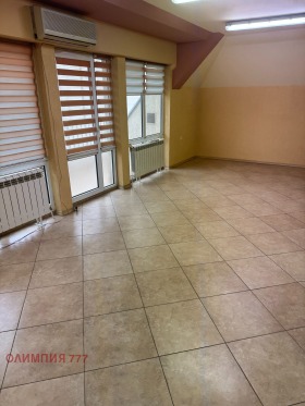 Kontor Sjirok tsentar, Pleven 2