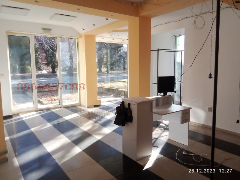 Продава МАГАЗИН, гр. Белене, област Плевен, снимка 3 - Магазини - 53220424