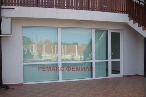 Na prodej  2 ložnice oblast Dobrich , Božurec , 120 m2 | 94626966