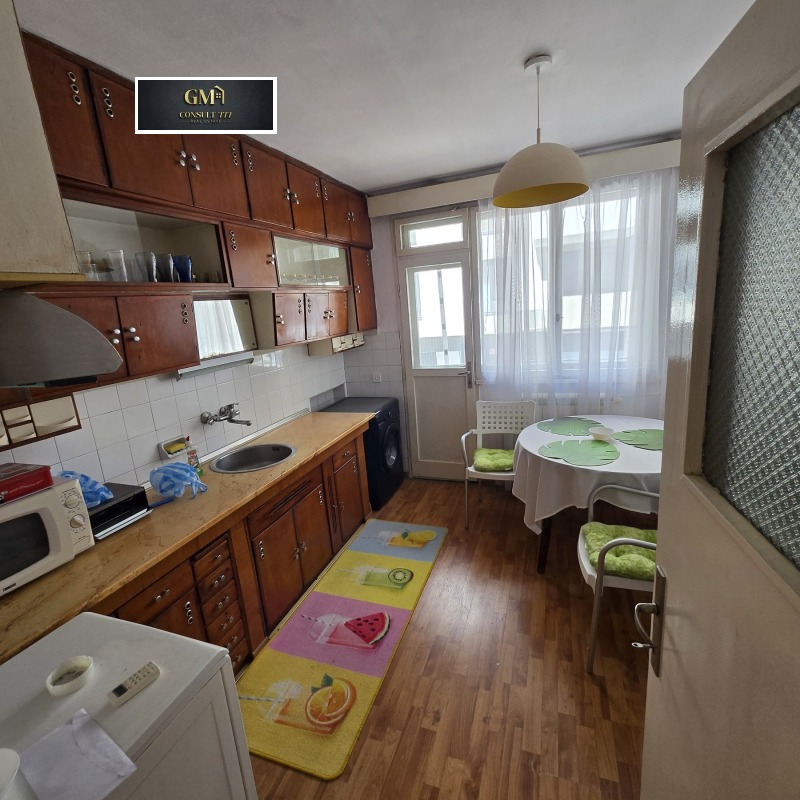 Продава 3-СТАЕН, гр. Плевен, Идеален център, снимка 2 - Апартаменти - 52479674