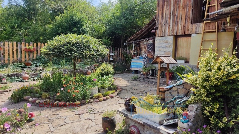 Продава КЪЩА, с. Балван, област Велико Търново, снимка 2 - Къщи - 52649425