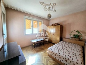 Mais de 3 quartos Debelec, região Veliko Tarnovo 9