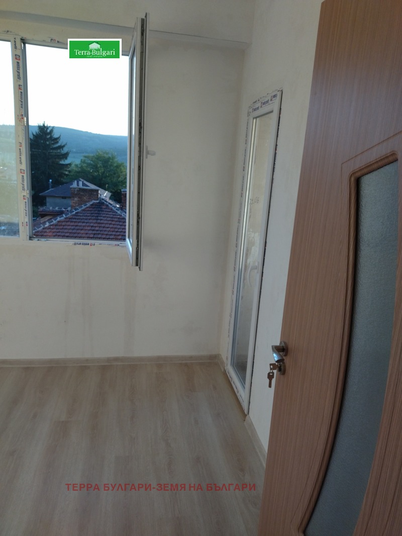 Zu verkaufen  1 Schlafzimmer region Pernik , Radomir , 72 qm | 77833201 - Bild [8]