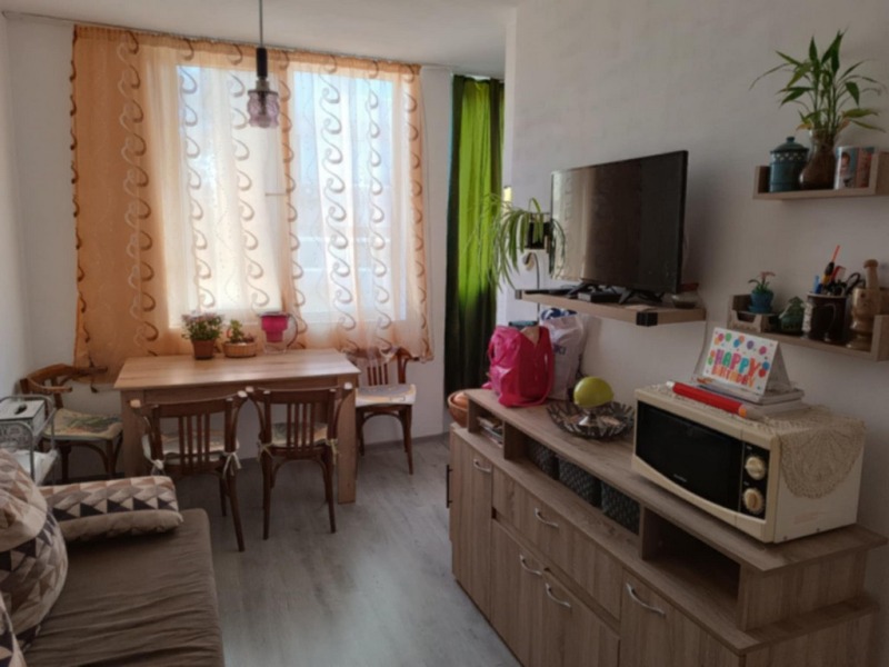 Zu verkaufen  1 Schlafzimmer Kardschali , Zentar , 70 qm | 73131546