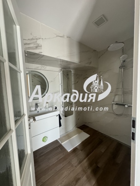 En venta  1 dormitorio Plovdiv , Tsentar , 72 metros cuadrados | 49994456 - imagen [11]