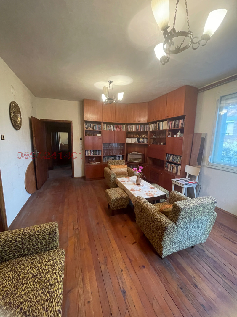 Продава ЕТАЖ ОТ КЪЩА, гр. Ботевград, област София област, снимка 2 - Етаж от къща - 52819035