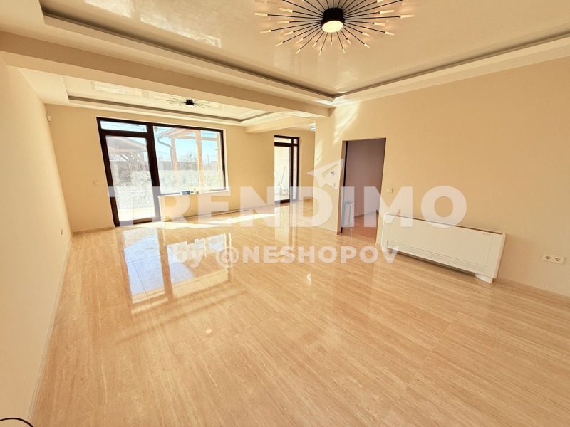 Myytävänä  Talo Sofia , Dobroslavtsi , 370 neliömetriä | 45019223 - kuva [3]