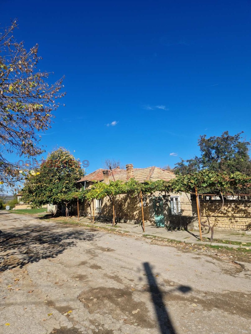 Продава КЪЩА, с. Салманово, област Шумен, снимка 2 - Къщи - 53037306