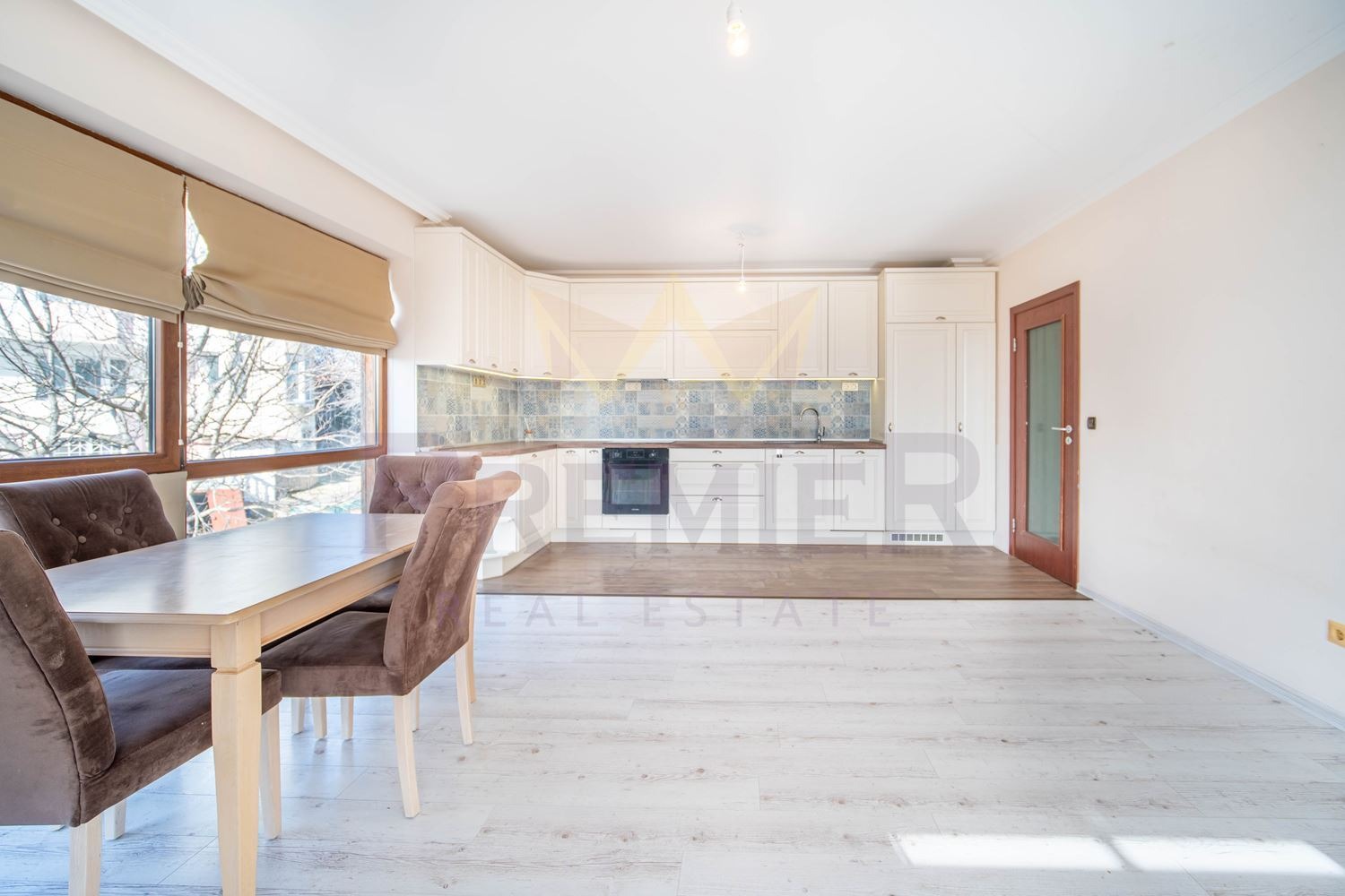 Продава 3-СТАЕН, гр. Варна, м-т Долна Трака