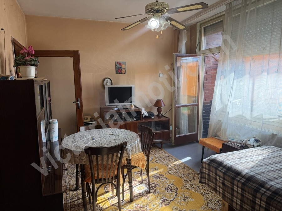 Продава 3-СТАЕН, гр. Велико Търново, Колю Фичето, снимка 2 - Апартаменти - 55940741