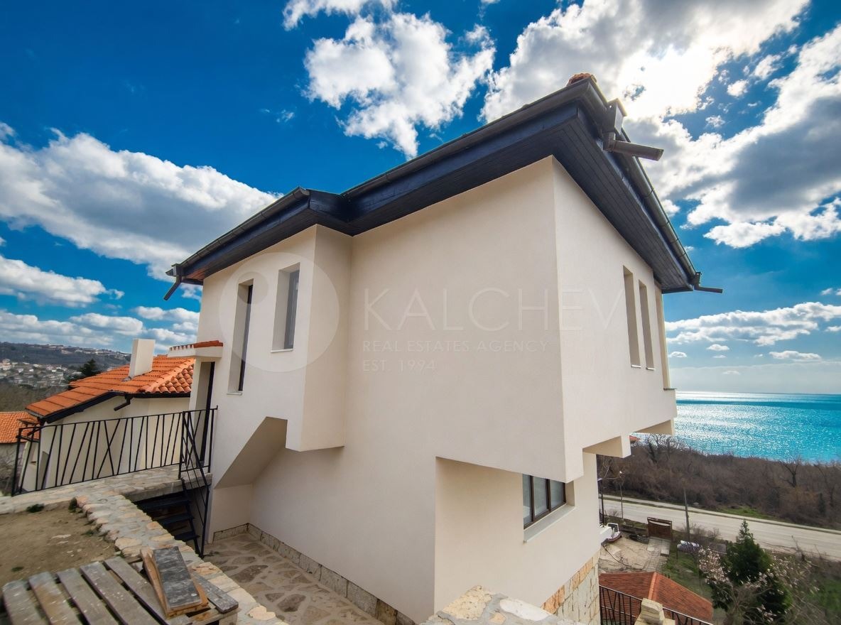 Продава КЪЩА, гр. Балчик, област Добрич, снимка 2 - Къщи - 54252459