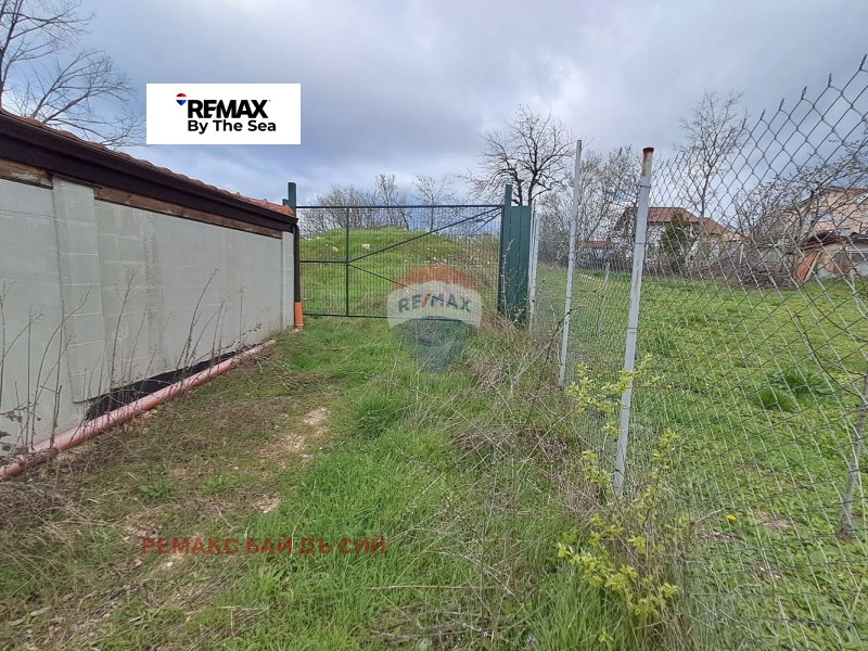 Продава ПАРЦЕЛ в град Варна, м-т Горна Трака - 453 кв.м / 93 240 € » 182 361.59 лв., РЕМАКС БАЙ ДЪ СИЙ