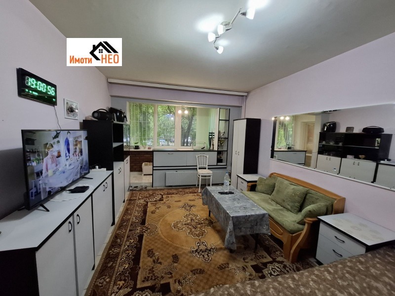 In vendita  Studio Sofia , Razsadnika , 42 mq | 18043910