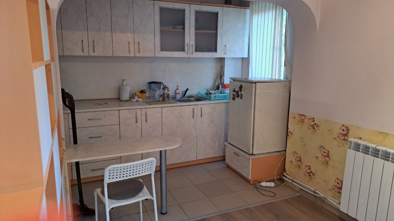 Zu verkaufen  2 Schlafzimmer Plowdiw , Kjutschuk Parisch , 90 qm | 32110262