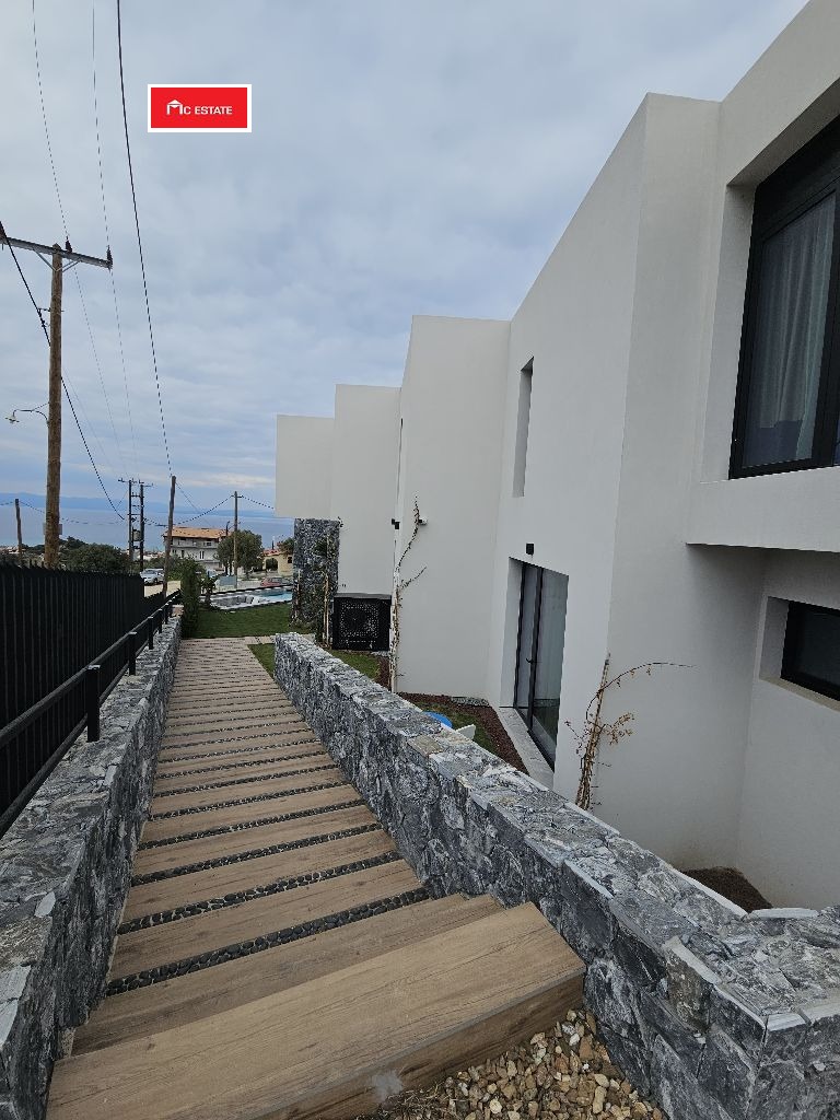 Продава КЪЩА, Извън страната, област Извън страната