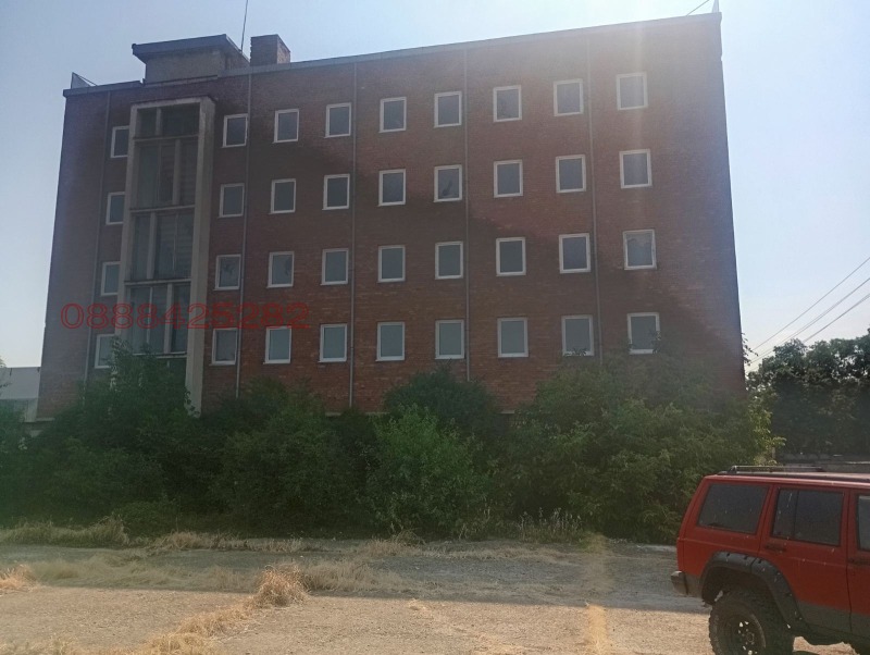 Продава ХОТЕЛ, гр. Левски, област Плевен, снимка 2 - Хотели - 53424345