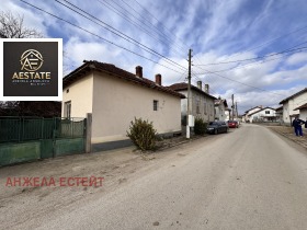 Dům Toros, oblast Loveč 2