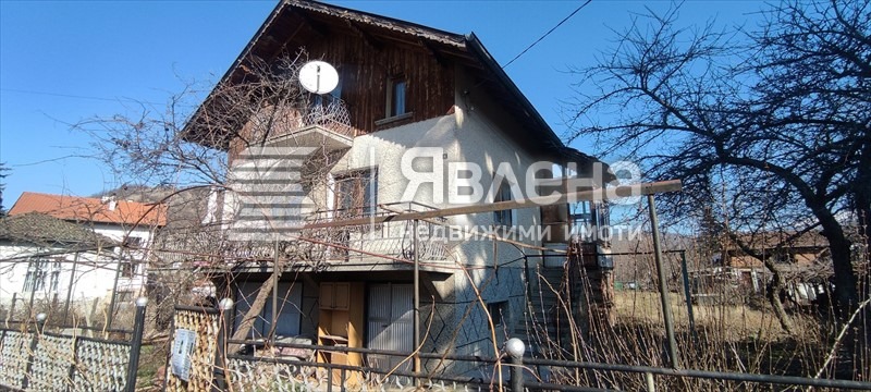 Продава КЪЩА, с. Боснек, област Перник