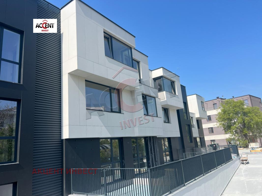 Продава 3-СТАЕН, гр. Варна, Бриз, снимка 2 - Апартаменти - 54466402
