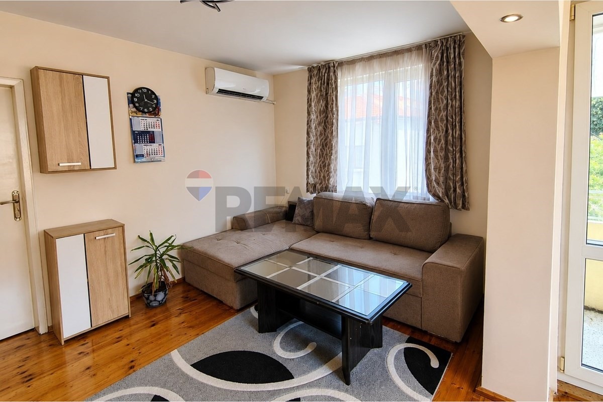 Продава ЕТАЖ ОТ КЪЩА, гр. Шумен, Куршун чешма, снимка 2 - Етаж от къща - 55883486