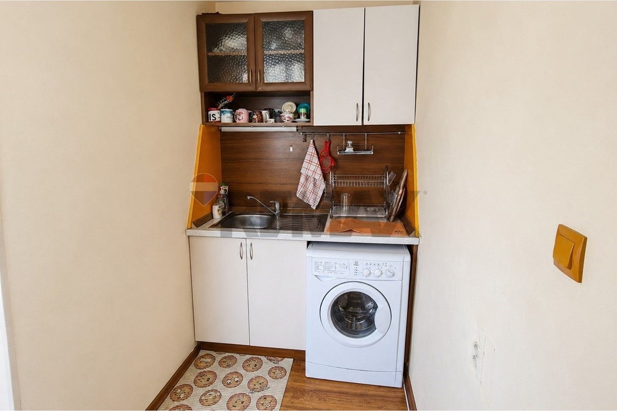 Продава ЕТАЖ ОТ КЪЩА, гр. Шумен, Куршун чешма, снимка 5 - Етаж от къща - 55883486
