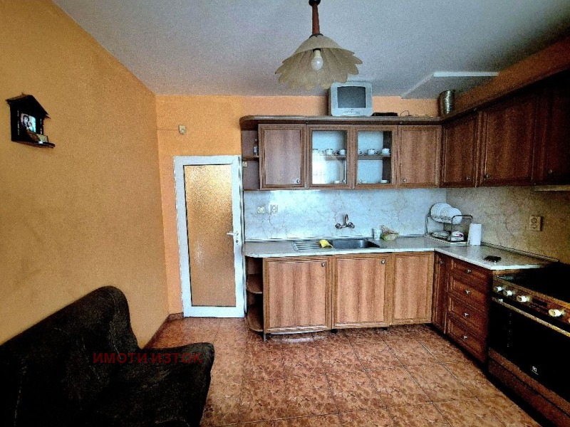 Продава 3-СТАЕН, гр. Перник, Изток, снимка 10 - Апартаменти - 52077879