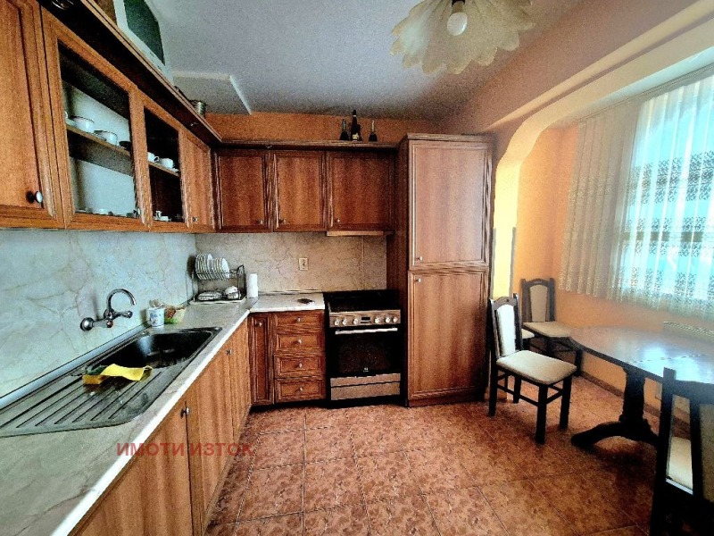 Продава 3-СТАЕН, гр. Перник, Изток, снимка 8 - Апартаменти - 52077879