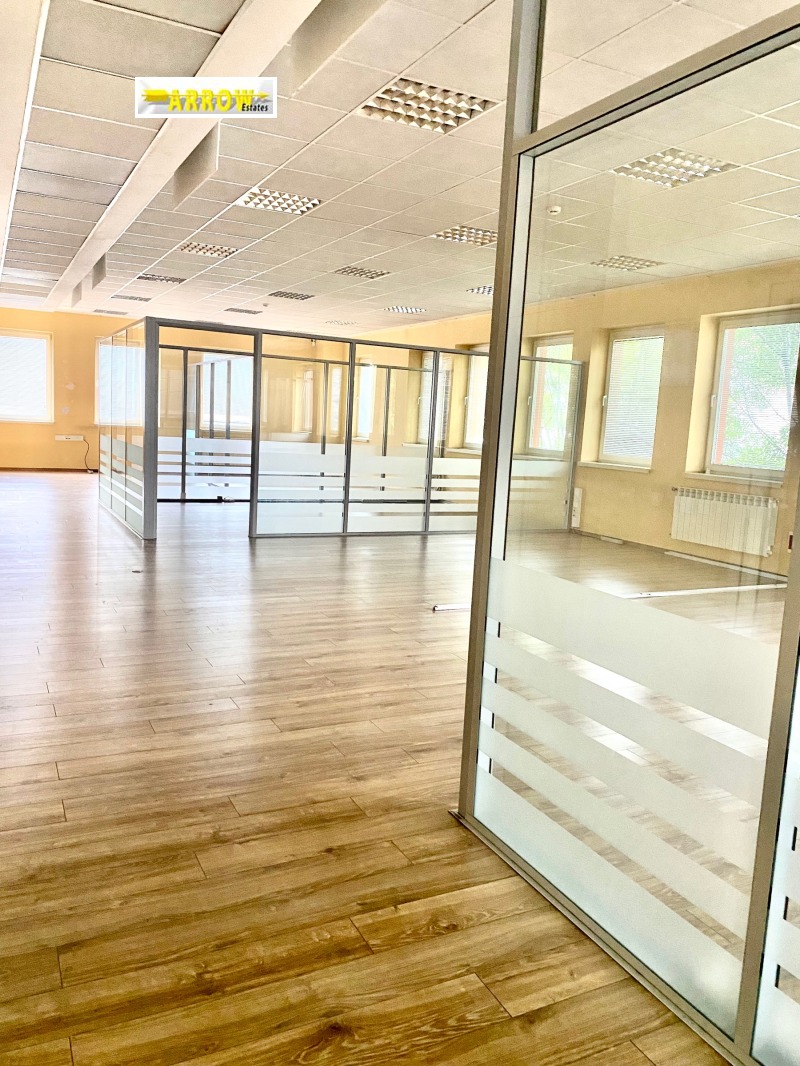 À venda  Escritório Sofia , Centar , 3500 m² | 36159032 - imagem [12]