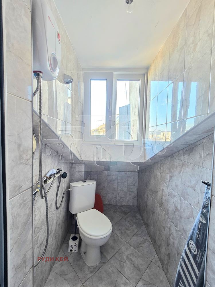 Продава АТЕЛИЕ, ТАВАН, гр. Варна, Колхозен пазар, снимка 9 - Апартаменти - 54462615