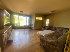 3 Schlafzimmer Belite brezi, Sofia