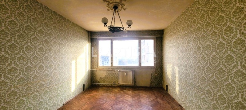 Продава 3-СТАЕН, гр. София, Света Троица