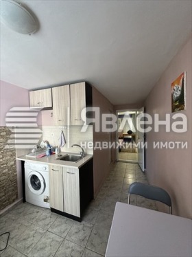 1 sypialnia Bazar Lewski, Warna