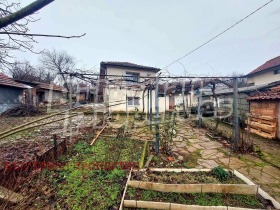 Продажба на имоти в с. Ботево, област Ямбол - изображение 1 