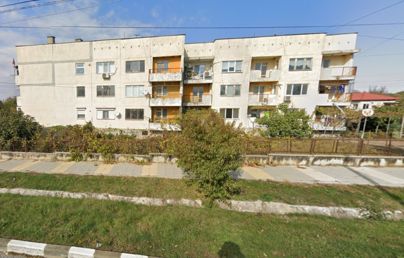 Продава  3-стаен област Добрич , с. Кардам , 84 кв.м | 49607773