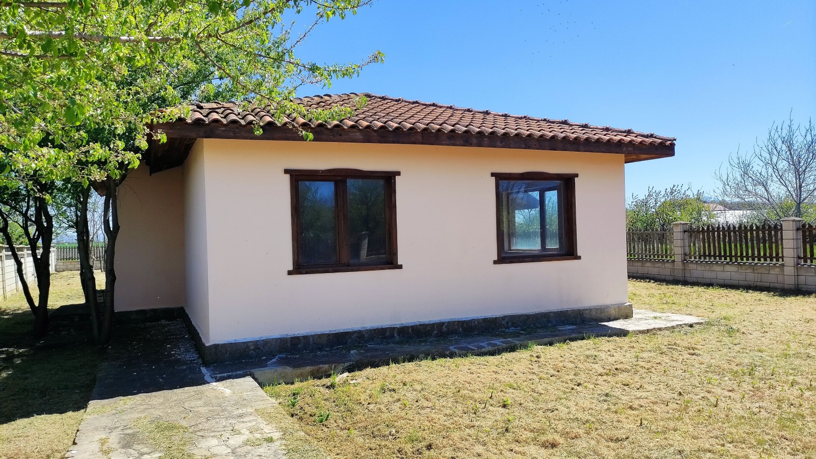 Продава КЪЩА, гр. Каварна, област Добрич