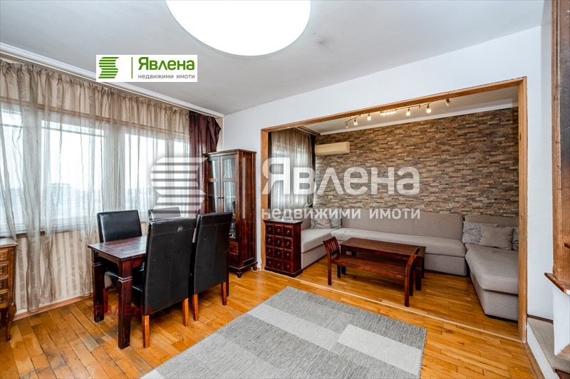 Myytävänä  3 makuuhuonetta Sofia , Slatina , 93 neliömetriä | 64227107